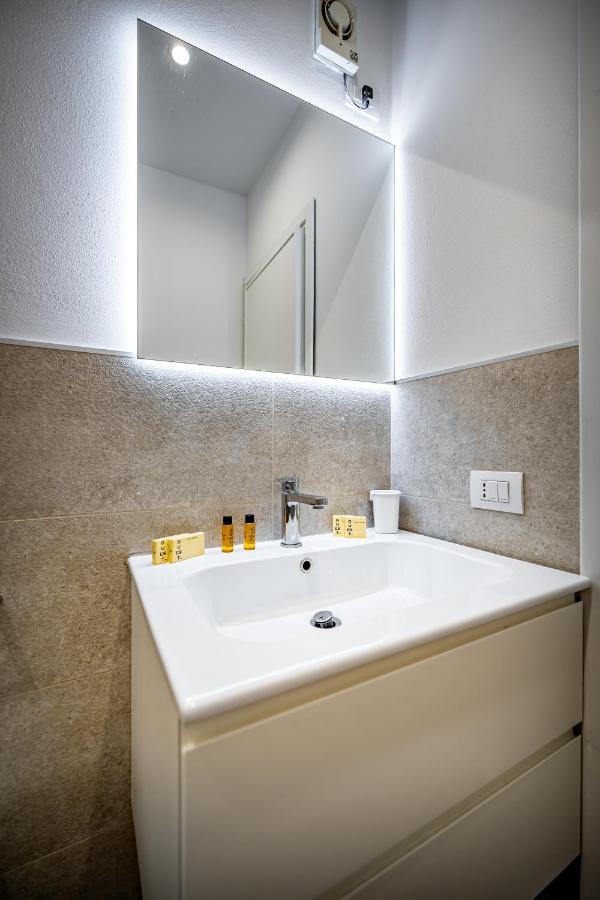 Roommo Via Dei Pilastri Ambra Firenze Bagian luar foto